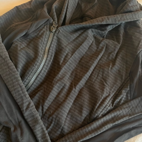 ✨LULULEMON ASYMMETRICAL BLACK JACKET - Picture 9 of 9